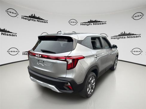Used 2024 Kia Seltos LX AWD/4WD image 5