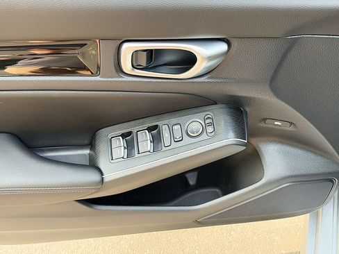 Used 2025 Honda Civic Sport image 18