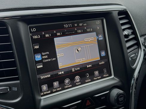 Used 2015 Jeep Grand Cherokee SRT AWD/4WD image 10