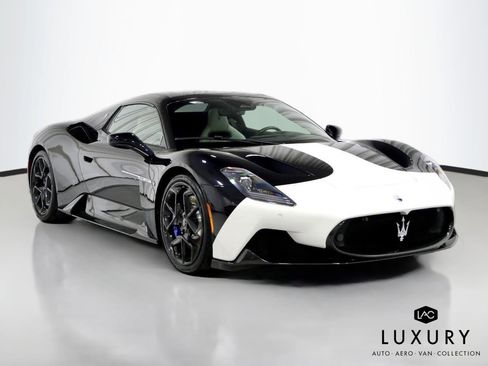 Used 2023 Maserati MC20 Spyder image 3