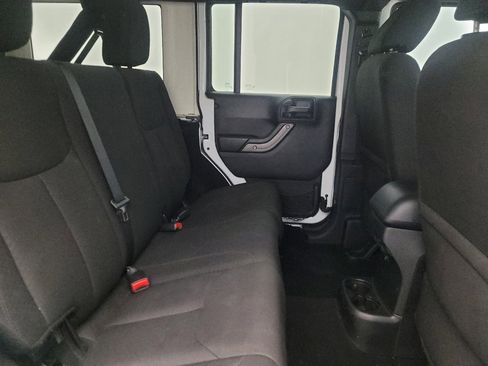 Used 2018 Jeep Wrangler Unlimited Sport S AWD/4WD image 19