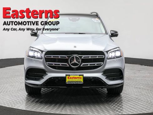 Used 2023 Mercedes-Benz GLS 450 4MATIC w/ AMG Line Exterior image 2