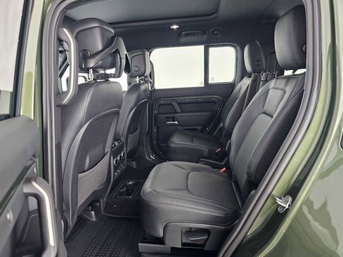 New 2026 Land Rover Defender 130 X-Dynamic SE image 18