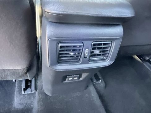 Used 2025 Toyota RAV4 XLE FWD image 21