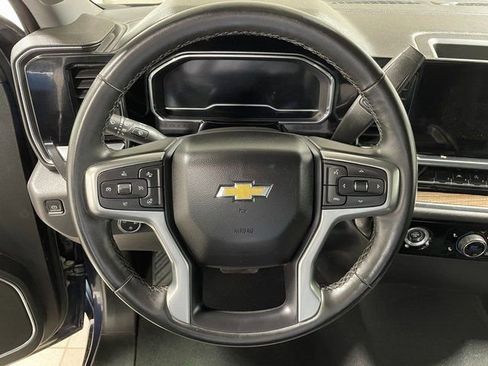 Used 2023 Chevrolet Silverado 1500 LT AWD/4WD image 14