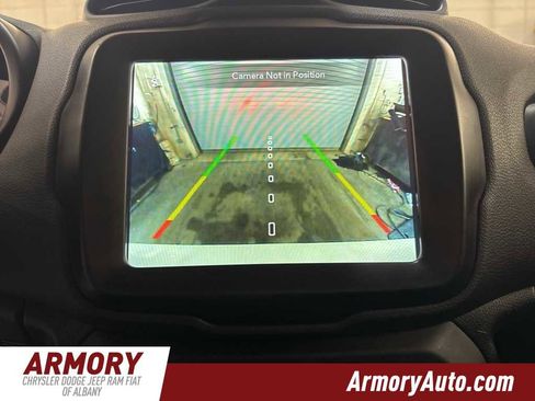 Used 2023 Jeep Renegade Latitude image 17