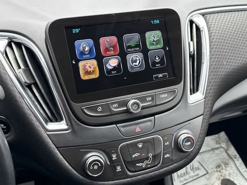 Used 2018 Chevrolet Malibu LT image 30