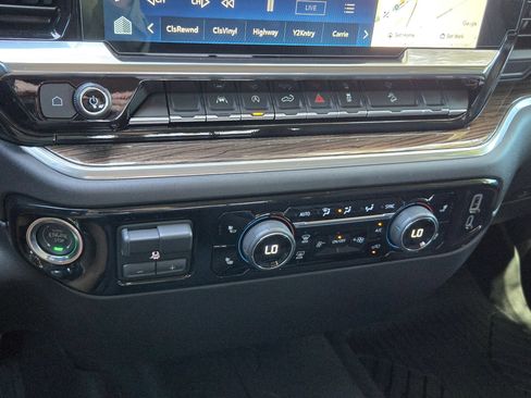Certified 2026 Chevrolet Silverado 1500 LT AWD/4WD image 17
