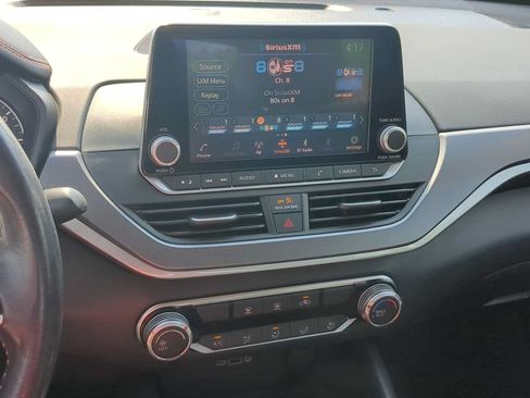 Used 2024 Nissan Altima 2.5 SR FWD image 19