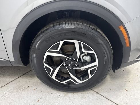 Certified 2024 Kia Sportage LX image 29