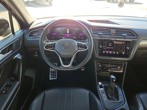 Certified 2023 Volkswagen Tiguan SE R-Line image 8