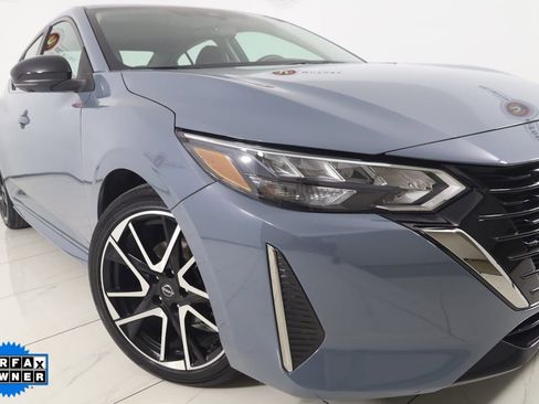 Used 2024 Nissan Sentra SR w/ SR Premium Package image 16