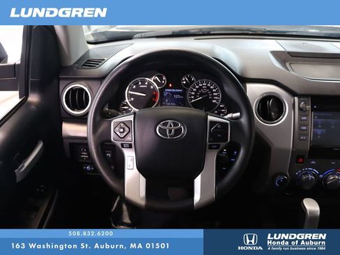 Used 2017 Toyota Tundra SR5 w/ SR5 Upgrade Package AWD/4WD image 18