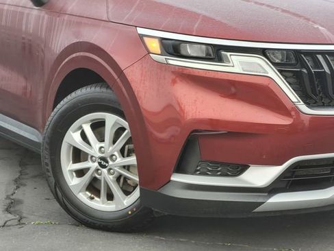 Certified 2024 Kia Carnival LX image 11