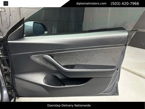 Used 2020 Tesla Model 3 Performance image 26