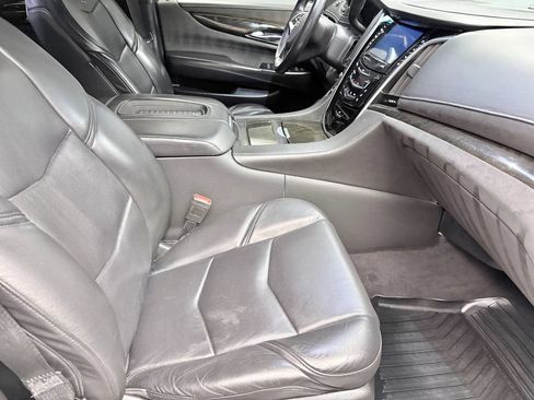 Used 2020 Cadillac Escalade Platinum AWD/4WD image 12
