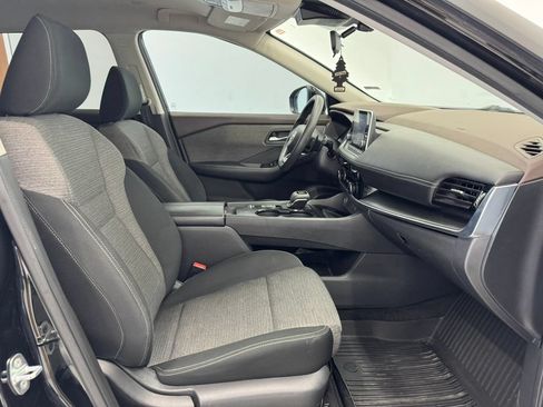 Used 2022 Nissan Rogue SV FWD image 16