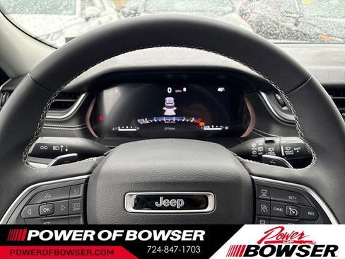 Used 2023 Jeep Grand Cherokee L Laredo AWD/4WD image 19