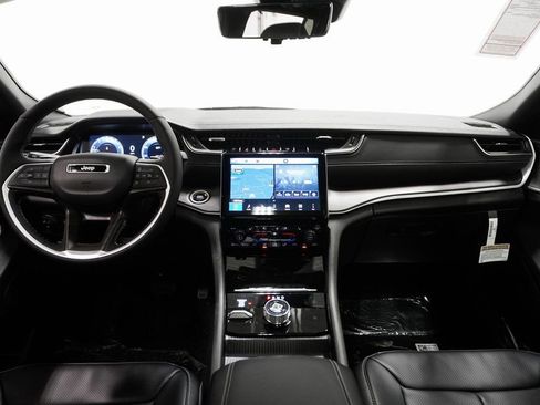 New 2025 Jeep Grand Cherokee L Limited image 14