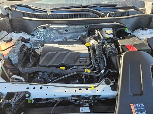 Used 2025 Chevrolet Trax LT w/ LT Convenience Package image 23