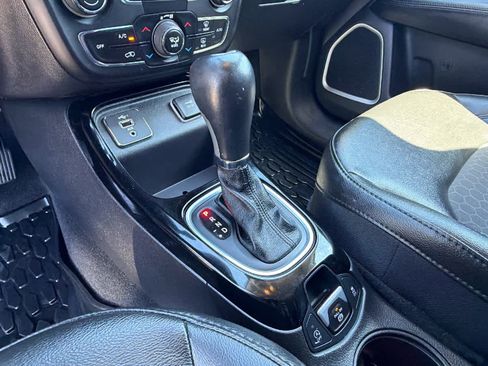 Used 2020 Jeep Compass Latitude FWD image 13
