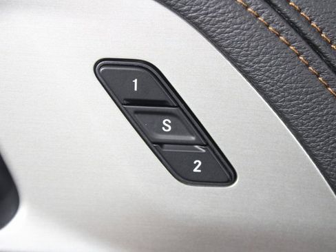 Used 2025 Chrysler Pacifica Pinnacle image 16