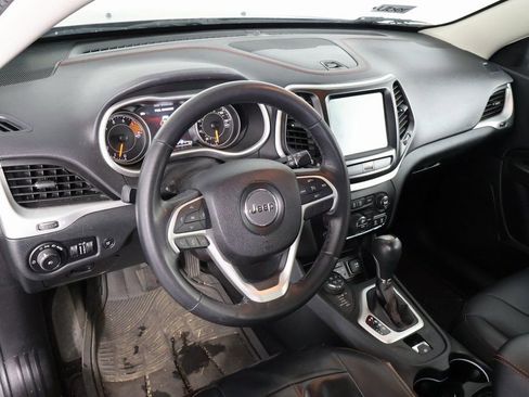 Used 2016 Jeep Cherokee Trailhawk w/ Comfort/Convenience Group image 7