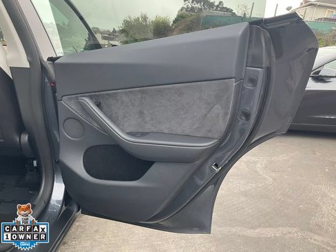 Used 2023 Tesla Model Y Long Range AWD/4WD image 57