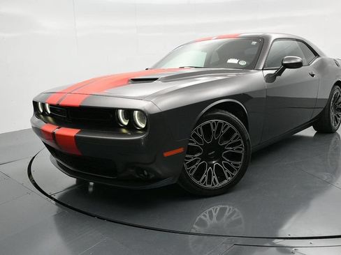 Used 2019 Dodge Challenger SXT w/ Blacktop Package RWD image 9