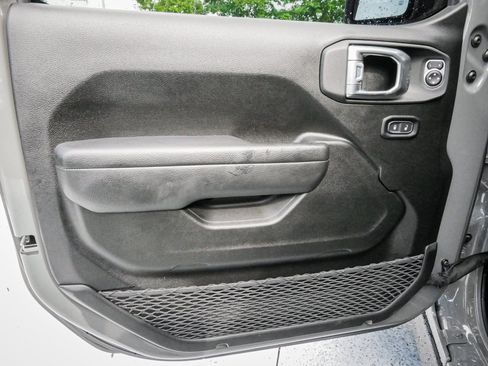Used 2022 Jeep Wrangler Rubicon AWD/4WD image 14