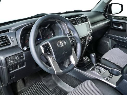 Used 2021 Toyota 4Runner SR5 AWD/4WD image 4