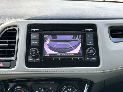 Used 2022 Honda HR-V LX image 27