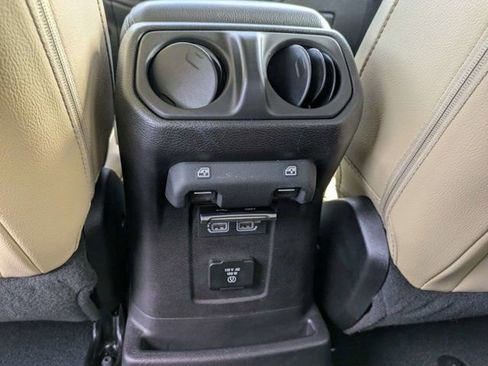 Used 2018 Jeep Wrangler Unlimited Sahara AWD/4WD image 14