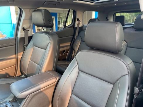 Used 2023 GMC Acadia SLT w/ Elevation Edition AWD/4WD image 18