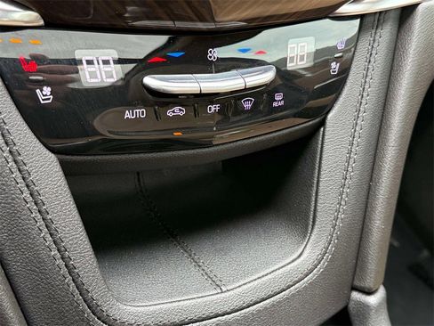 Used 2021 Cadillac XT6 Sport w/ Platinum Package image 28