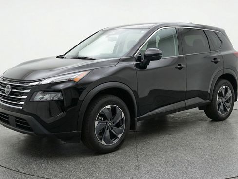 Used 2025 Nissan Rogue SV AWD/4WD image 3
