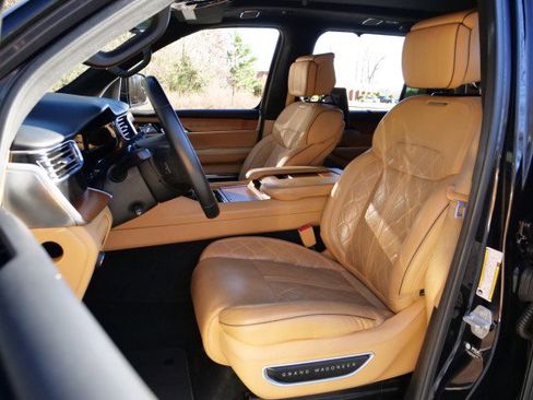 Used 2022 Jeep Grand Wagoneer Series III w/ Rear Seat Video Group 1 image 3