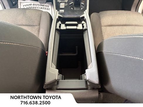 Used 2025 Nissan Rogue SV FWD image 12