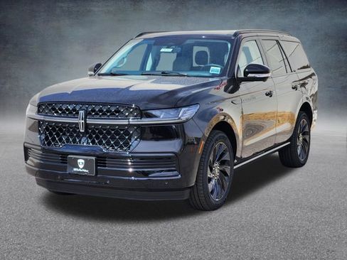 New 2026 Lincoln Navigator Reserve w/ Jet Appearance Package image 3