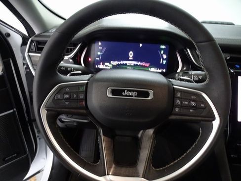 Certified 2023 Jeep Grand Cherokee 4WD 4xe w/ Luxury Tech Group II image 6