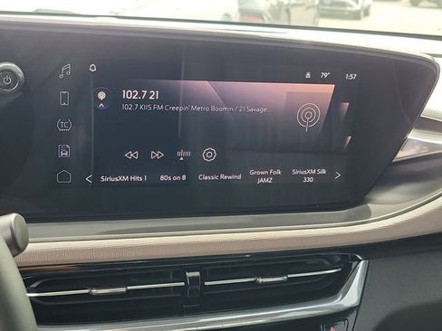 Used 2025 Buick Envista Avenir image 11