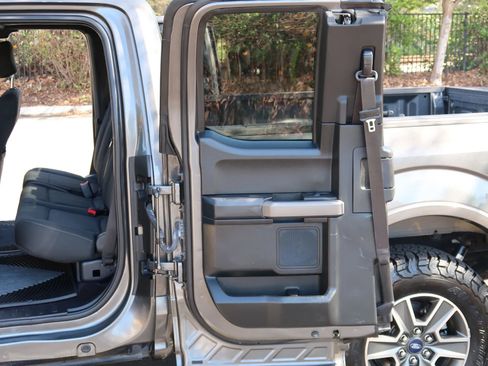 Used 2015 Ford F150 XLT w/ Equipment Group 301A Mid image 17