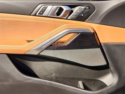 Used 2024 BMW X6 xDrive40i w/ Premium Package image 22