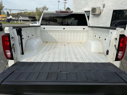 Used 2023 GMC Sierra 1500 SLE image 6