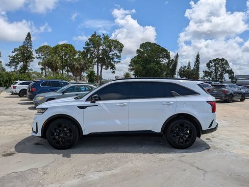 Certified 2023 Kia Sorento SX FWD image 5