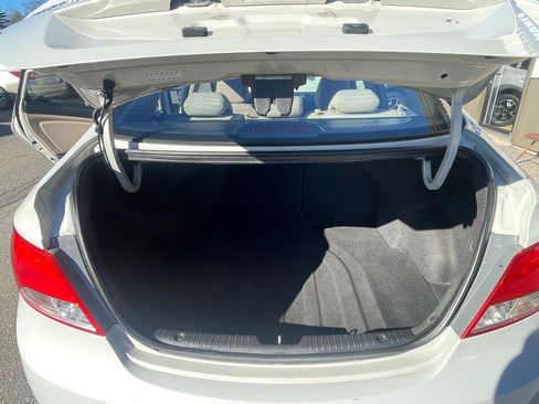 Used 2016 Hyundai Accent SE image 8