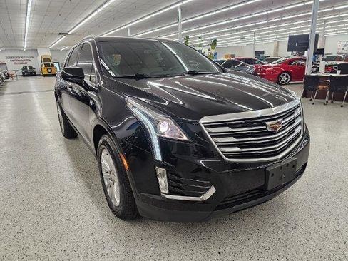 Used 2017 Cadillac XT5 FWD image 3