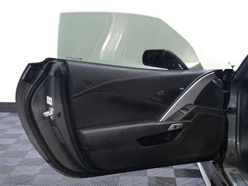 Used 2015 Chevrolet Corvette Z06 w/ 3LZ Preferred Equipment Group image 23