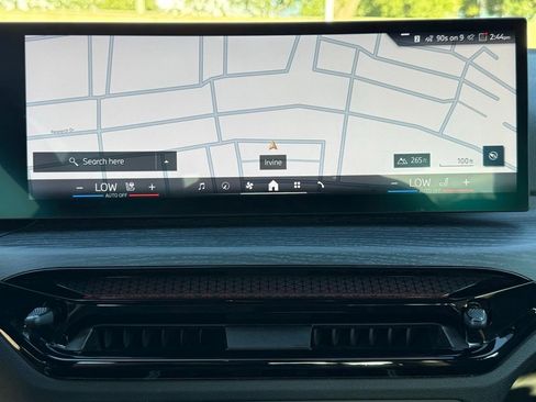 Used 2025 BMW 330i Sedan w/ Convenience Package image 27