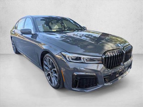 Certified 2022 BMW 740i xDrive w/ M Sport Package image 3
